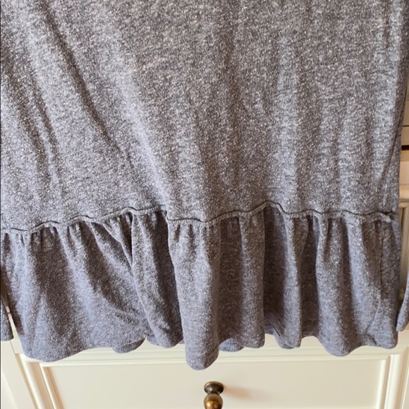 Super Soft Gray Peplum Style Long Sleeve Top - Picture 3 of 3